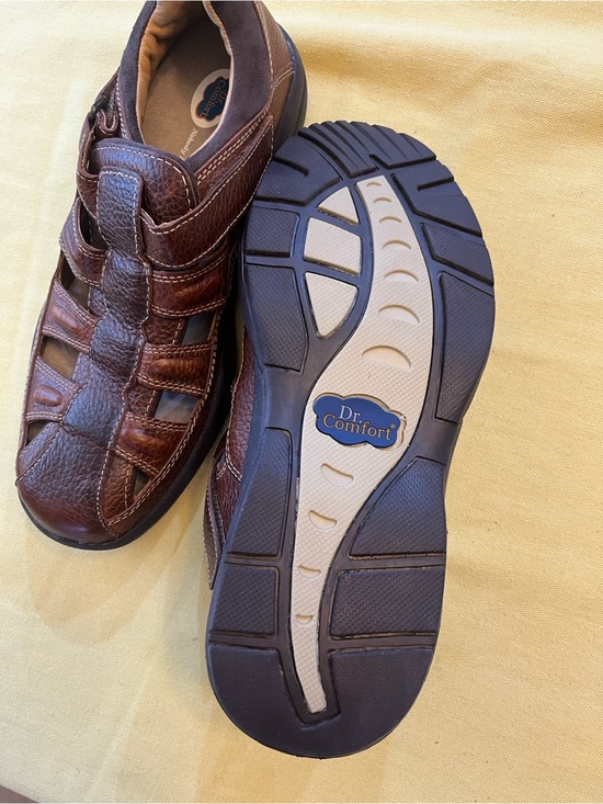 Comfortable Men\'s Brown Leather Fisherman Sandals with Cushioned Sole
